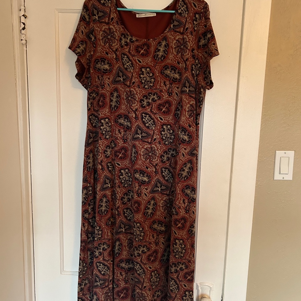 Women's Paisley Print Dress - Red